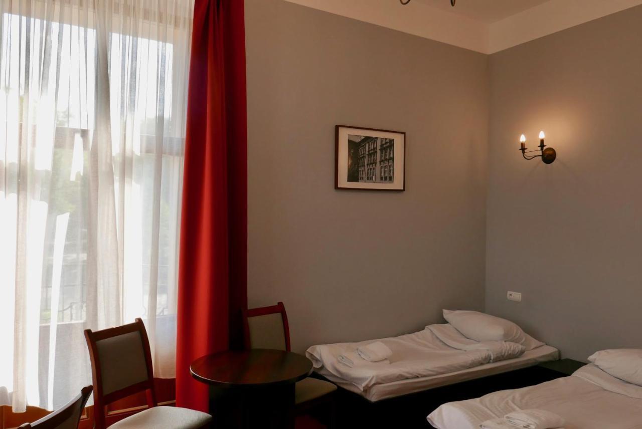 Staromiejski Piwowar Hotel Legnica Exterior foto